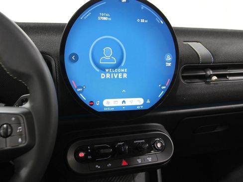 Certified 2025 MINI Cooper S image 8