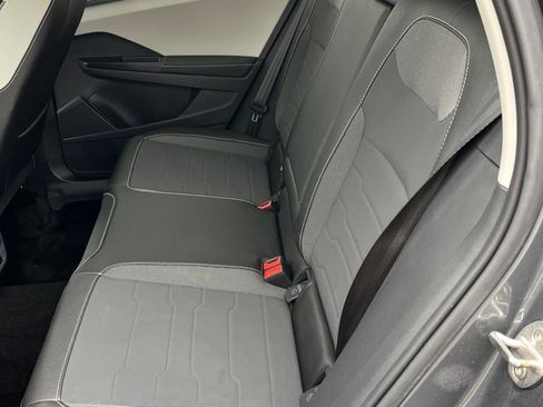 Used 2025 Volkswagen Taos SE w/ Panoramic Sunroof Package AWD/4WD image 19