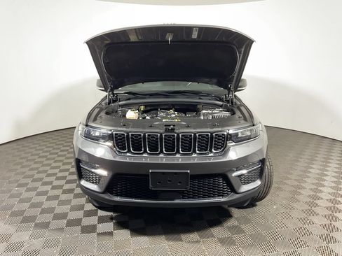 Used 2022 Jeep Grand Cherokee Limited AWD/4WD image 11
