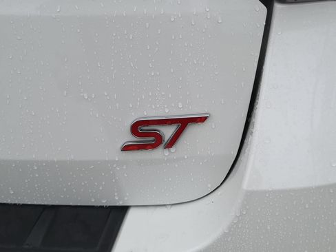 Used 2025 Ford Explorer ST AWD/4WD image 6