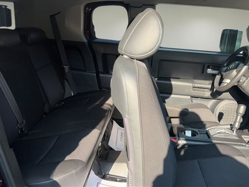 Used 2007 Toyota FJ Cruiser 4WD image 12