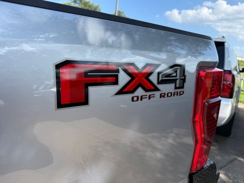 Used 2021 Ford F250 Lariat w/ Lariat Value Package AWD/4WD image 12