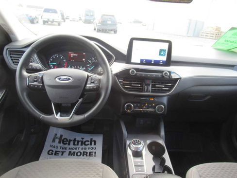 Used 2022 Ford Escape SE w/ SE Sport Appearance Package AWD/4WD image 16