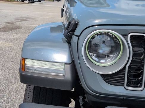 Used 2024 Jeep Wrangler Unlimited Sahara w/ Technology Group AWD/4WD image 10