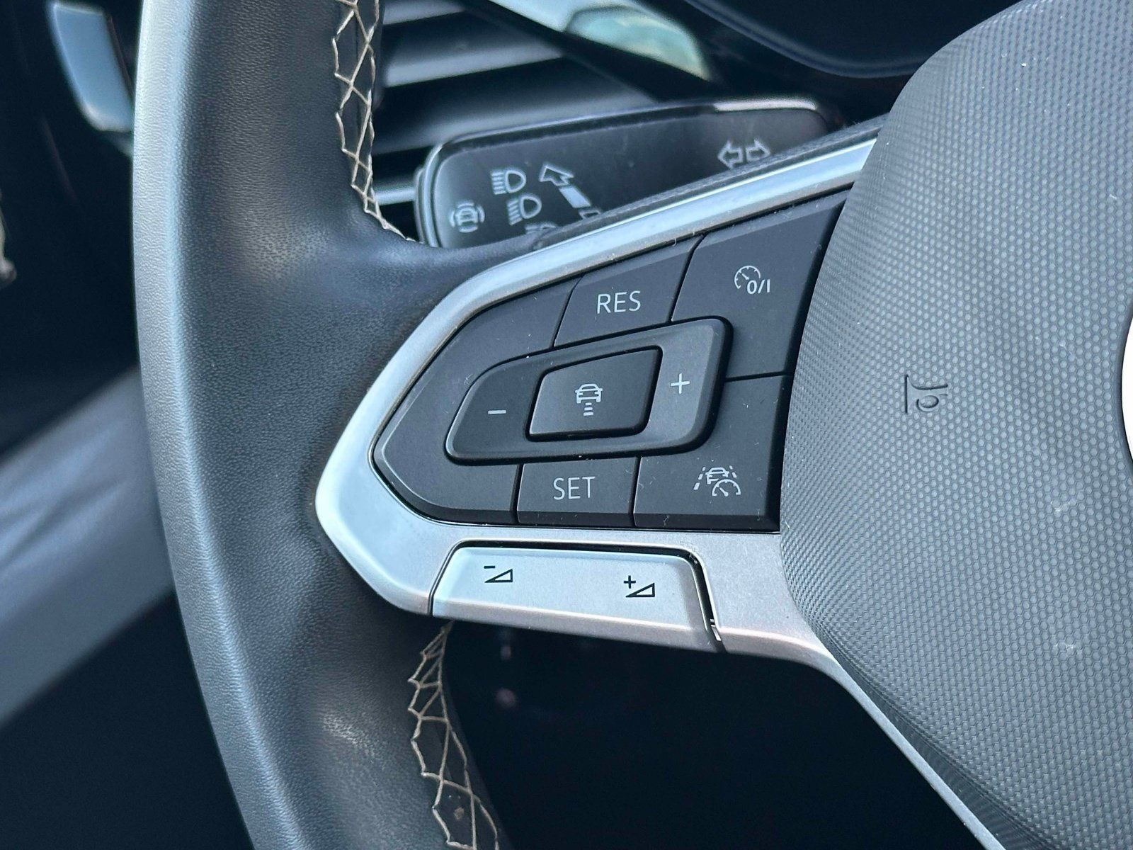 Certified 2023 Volkswagen Taos S FWD image 23