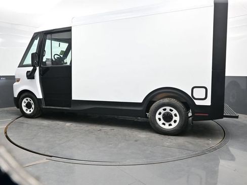 Used 2024 Chevrolet Brightdrop 400 w/ Commercial Equipment Package AWD/4WD image 41