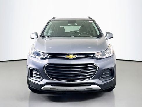 Used 2019 Chevrolet Trax LT w/ LT Convenience Package image 2