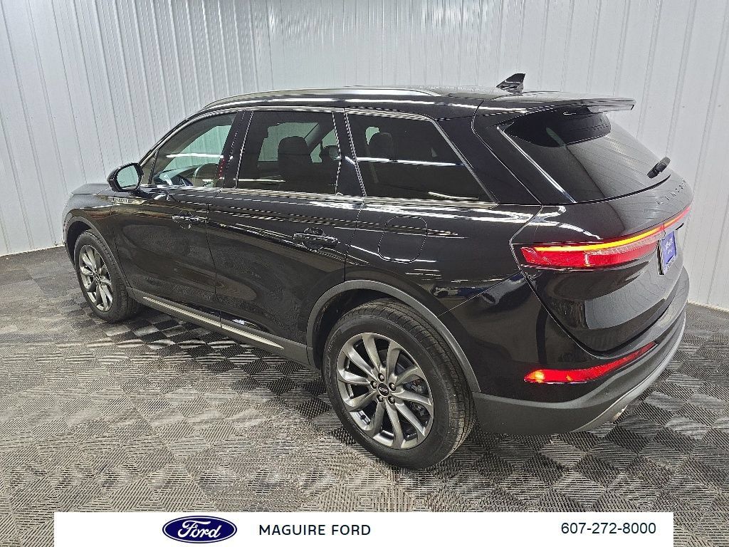 Used 2021 Lincoln Corsair AWD w/ Premium Package image 9