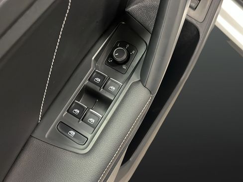 Used 2024 Volkswagen Tiguan SEL R-Line AWD/4WD image 21