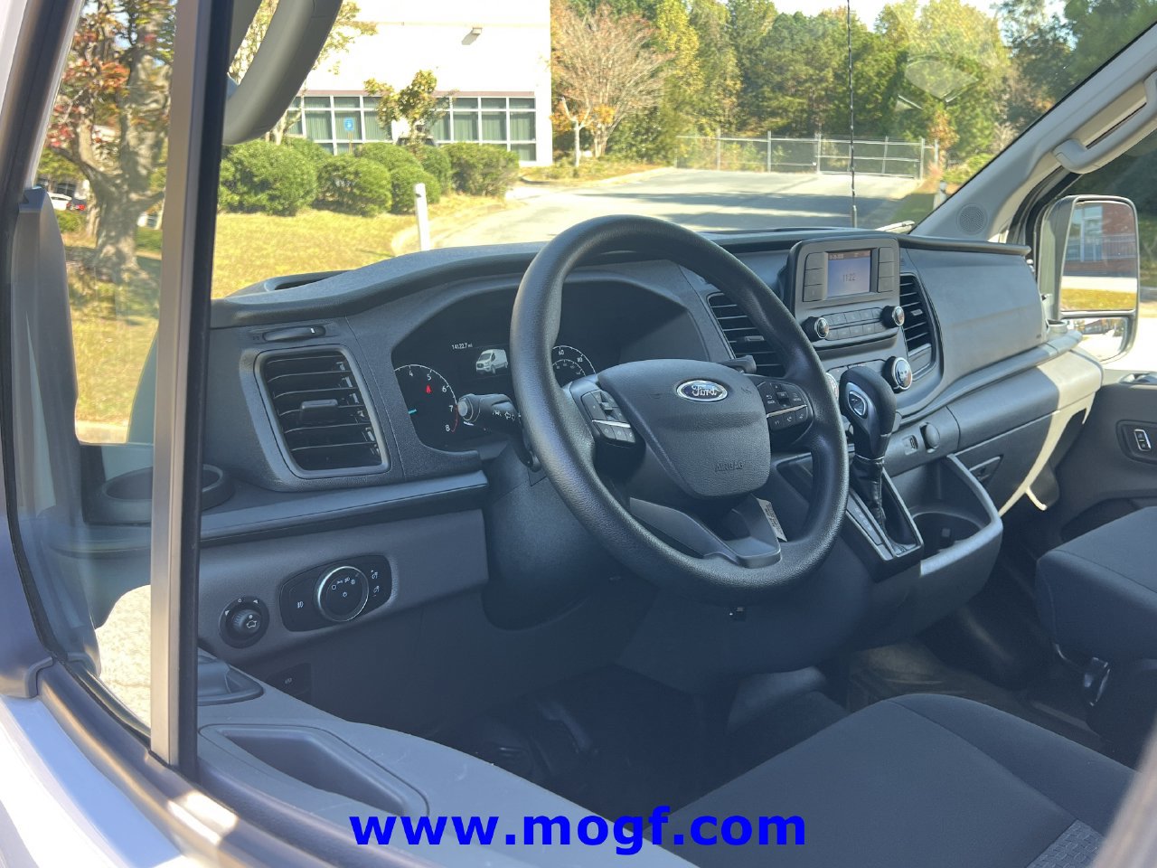 Used 2025 Ford Transit 250 Low Roof w/ Exterior Upgrade Package RWD image 5