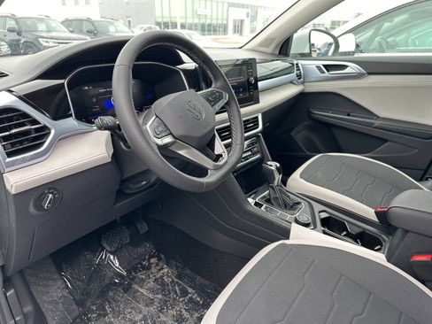 New 2026 Volkswagen Taos SE AWD/4WD image 11