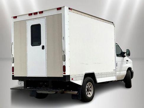 Used 2016 Ford E-350 and Econoline 350 Super Duty RWD image 6