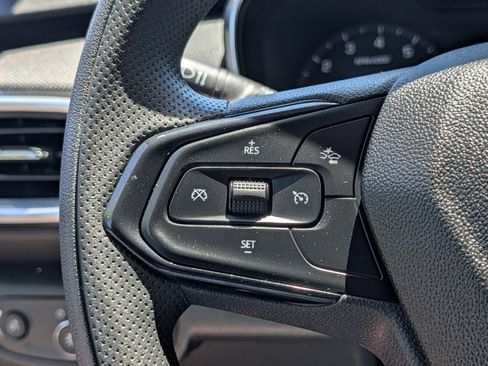 Used 2023 Chevrolet TrailBlazer LT FWD image 29