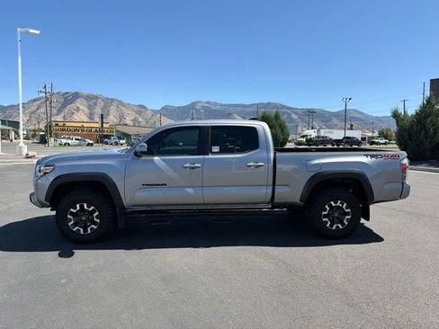 Used 2020 Toyota Tacoma TRD Off-Road w/ TRD Premium Off Road Package AWD/4WD image 5