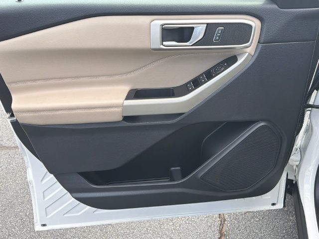 Used 2020 Ford Explorer XLT w/ Equipment Group 202A RWD image 12