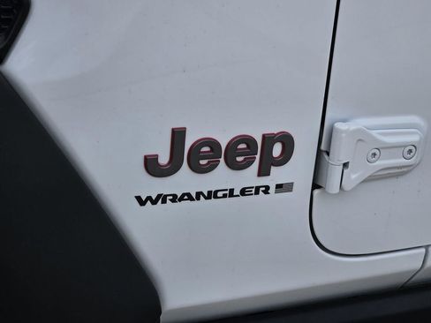 Used 2026 Jeep Wrangler Unlimited Rubicon AWD/4WD image 33