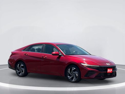Used 2024 Hyundai Elantra Limited FWD image 5