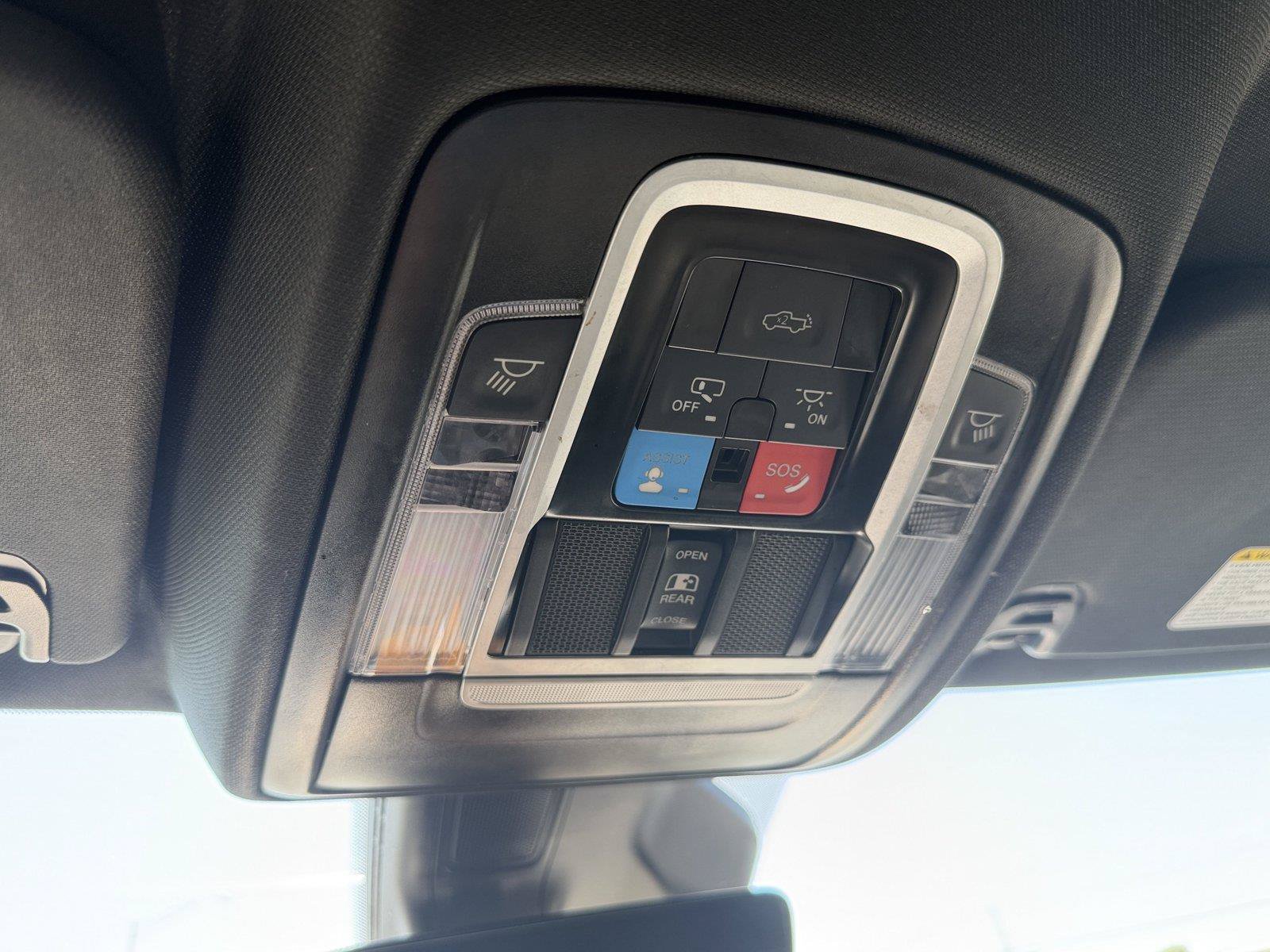 Used 2025 RAM 1500 Laramie AWD/4WD image 5