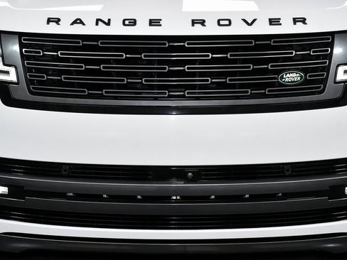 Used 2025 Land Rover Range Rover SE image 81