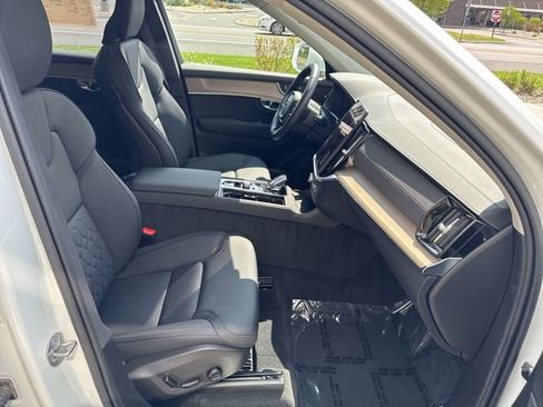 Certified 2025 Volvo XC90 B6 Plus AWD/4WD image 15