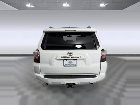 Used 2017 Toyota 4Runner SR5 Premium RWD image 10