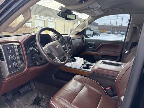 Used 2016 Chevrolet Silverado 2500 High Country w/ Duramax Plus Package image 2