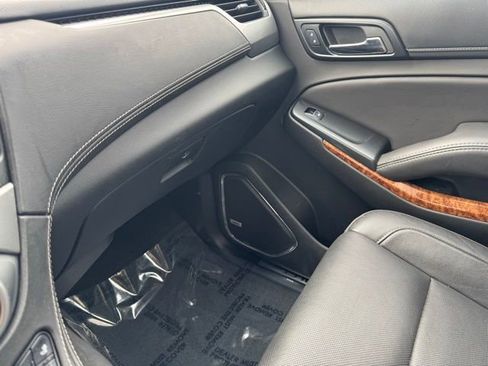 Used 2018 Chevrolet Suburban Premier AWD/4WD image 27