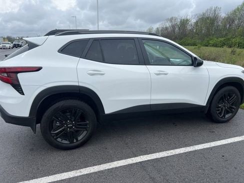 Used 2025 Chevrolet Trax ACTIV w/ Driver Confidence Package image 8