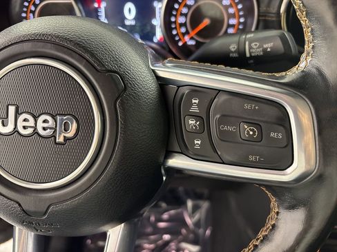 Used 2021 Jeep Gladiator Overland AWD/4WD image 27