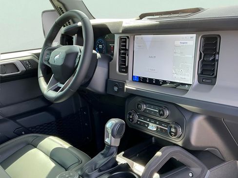 New 2026 Ford Bronco Outer Banks w/ Sasquatch Package AWD/4WD image 14