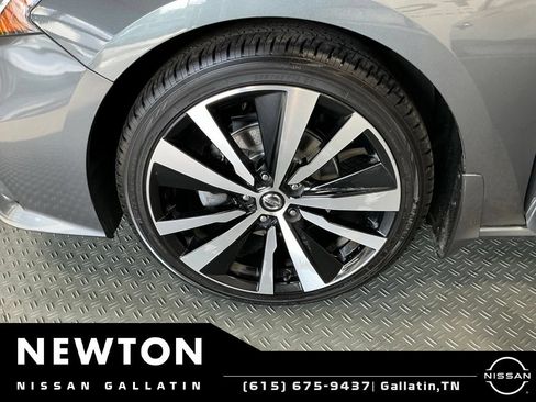 Used 2020 Nissan Altima 2.5 SR w/ Premium Package FWD image 38