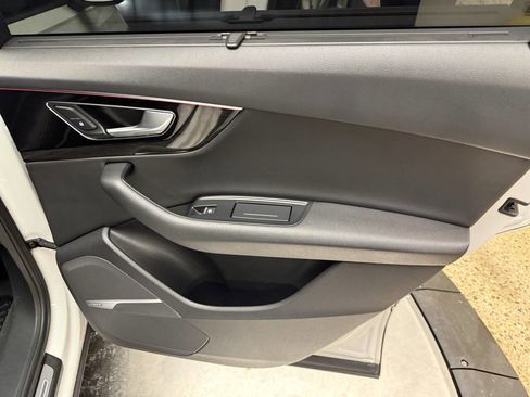 Used 2018 Audi Q7 3.0T Prestige w/ Prestige Package image 25