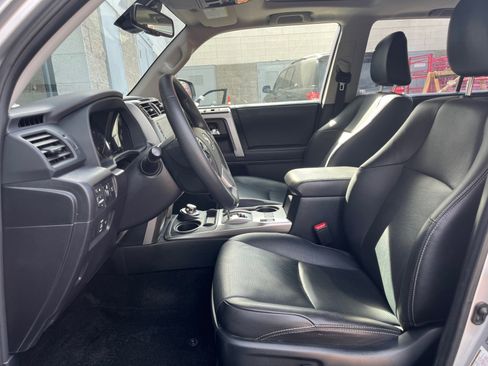 Used 2022 Toyota 4Runner Limited AWD/4WD image 12