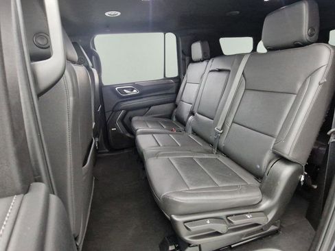 Used 2023 Chevrolet Suburban LT image 23