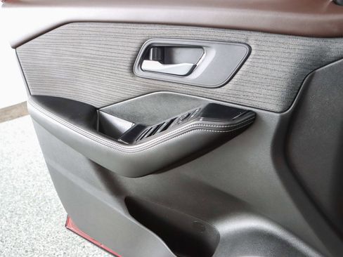 Used 2023 Nissan Rogue SV FWD image 21