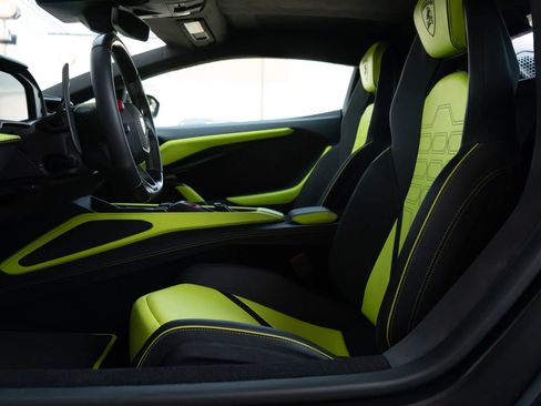 Used 2024 Lamborghini Revuelto AWD/4WD image 51