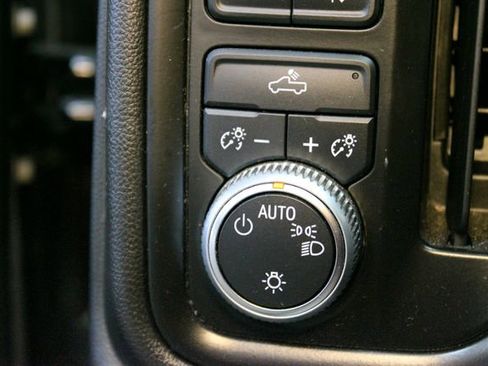 Used 2019 GMC Sierra 1500 4x4 Crew Cab w/ Convenience Package image 19