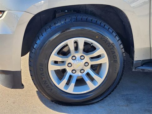 Used 2015 Chevrolet Tahoe LT w/ Luxury Package image 11