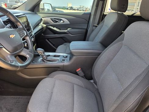 Used 2023 Chevrolet Traverse LT FWD image 17