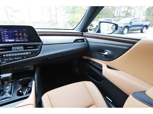 Used 2025 Lexus ES 350 w/ Premium Package image 8