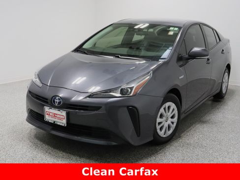 Used 2020 Toyota Prius L Eco image 2