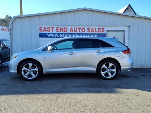 Used 2013 Toyota Venza XLE w/ Tow Prep Pkg AWD/4WD image 2