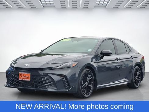Used 2025 Toyota Camry SE FWD image 8