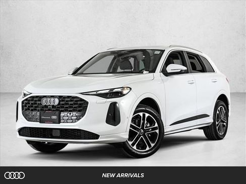 Certified 2025 Audi Q5 Premium w/ Convenience Package image 1