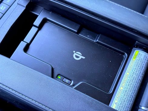 Used 2022 Toyota Highlander XLE image 28