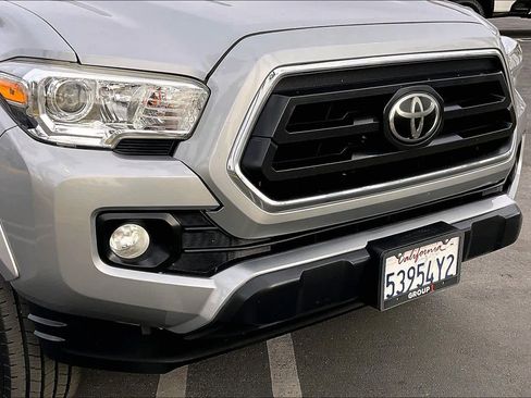 Certified 2020 Toyota Tacoma SR5 image 29