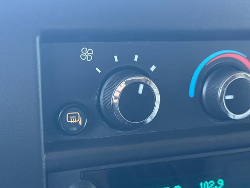 Used 2023 GMC Savana 2500 Extended w/ Driver Convenience Package image 27