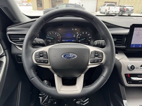 Certified 2023 Ford Explorer XLT w/ Equipment Group 202A image 31