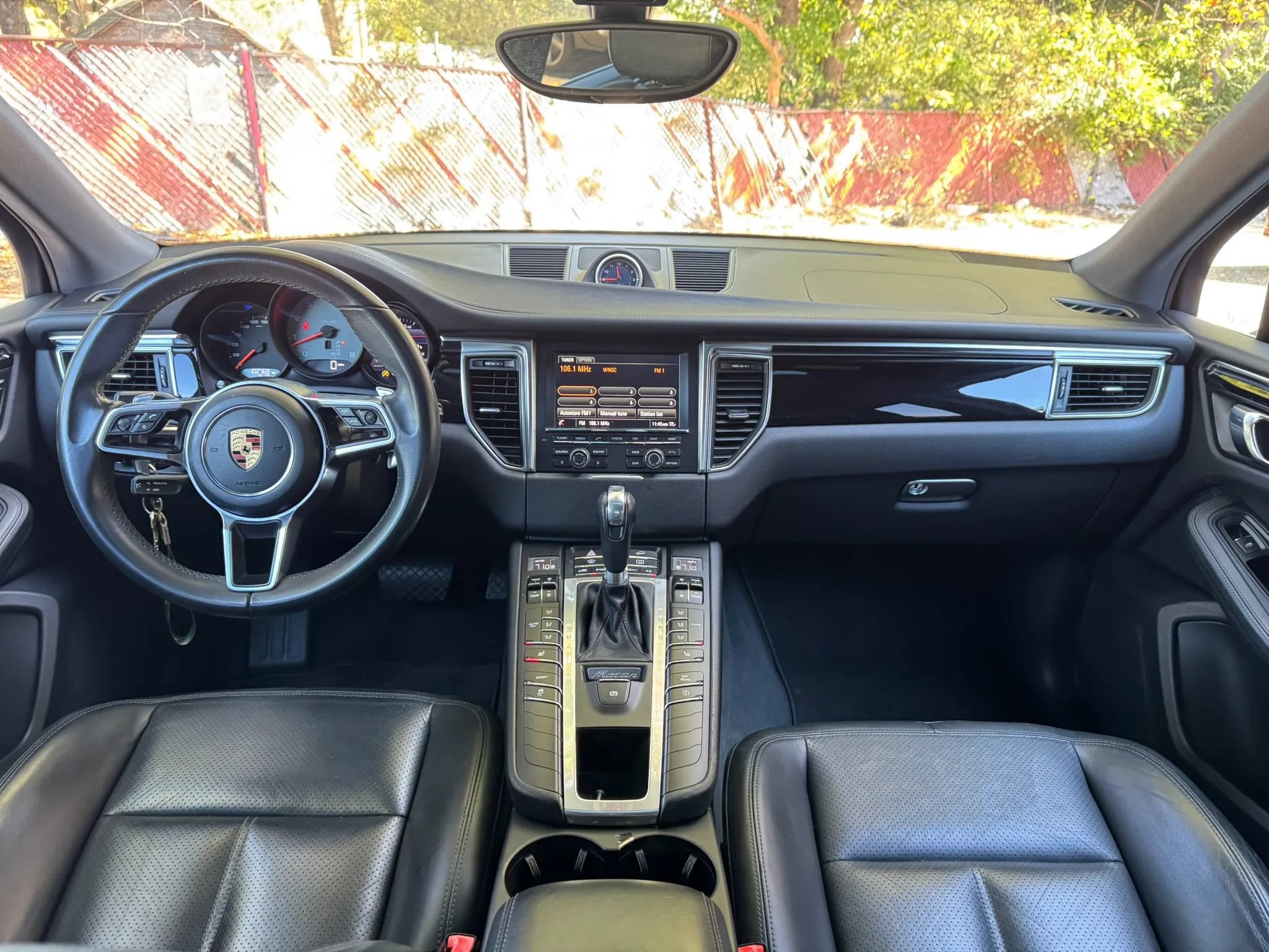 Used 2016 Porsche Macan S w/ Infotainment Package AWD/4WD image 11