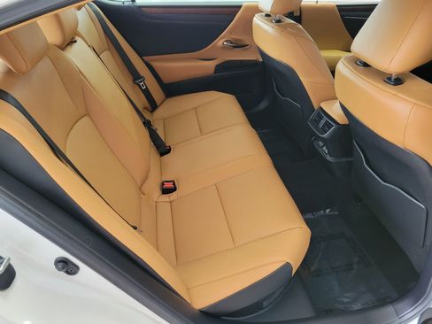 Certified 2025 Lexus ES 300h w/ Premium Package FWD image 14